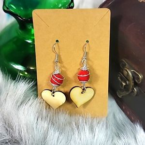 Chic Heartwood Earrings. NWOT Handmade Earring Red Ceramic Bead Med Mize Hear